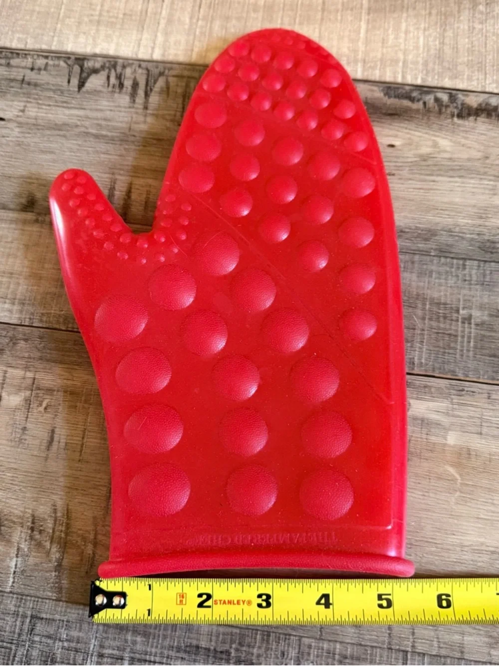 The Pampered Chef Red Silicone Oven‎ Mitt